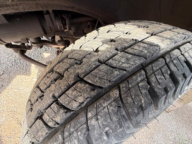 Image of GMC Sierra 35 equipment image 4