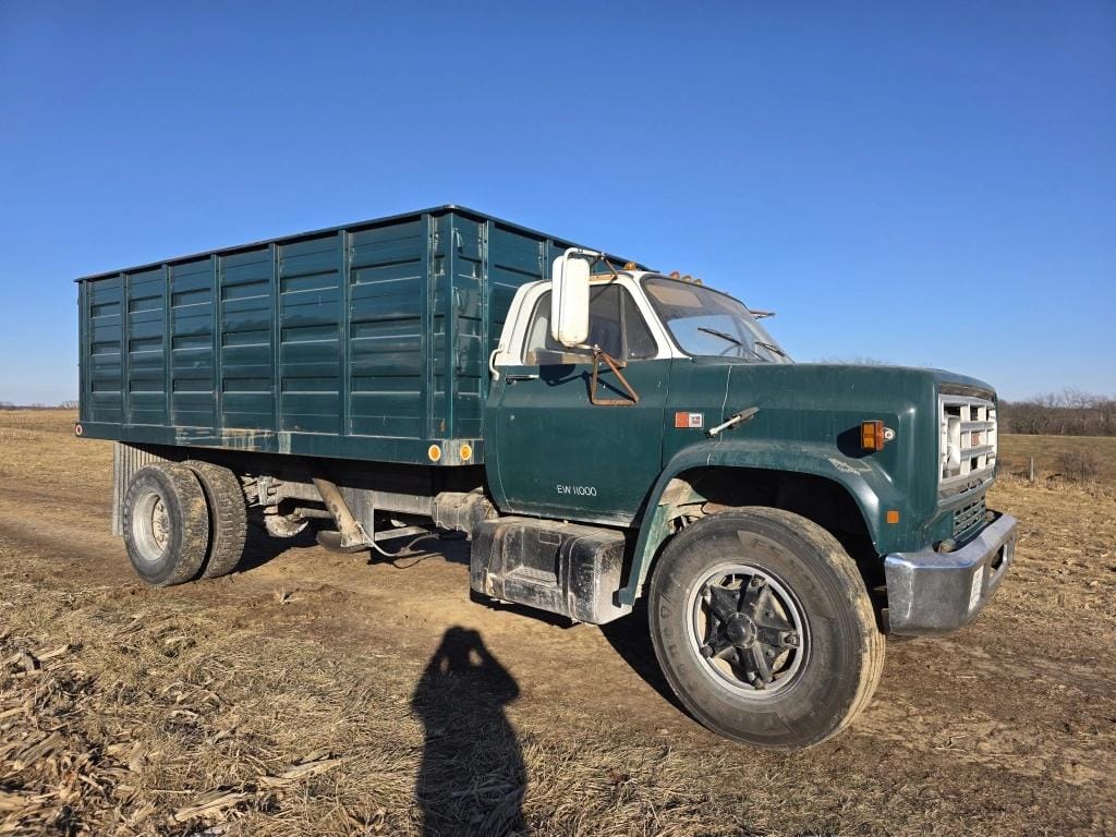 1980 GMC 7000 Equipment Image0