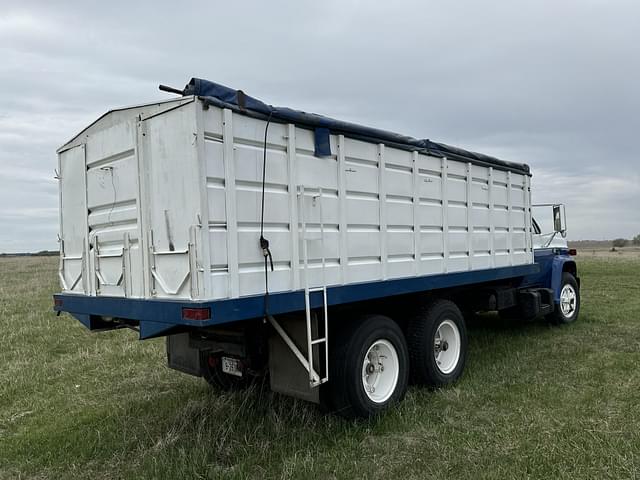 Image of GMC 7000 equipment image 4