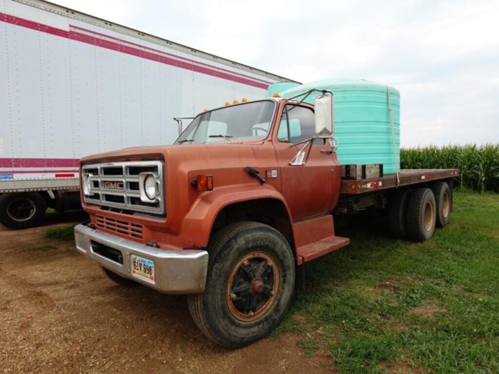 1980 GMC 7000 Equipment Image0