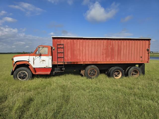 Image of GMC 8000 equipment image 1