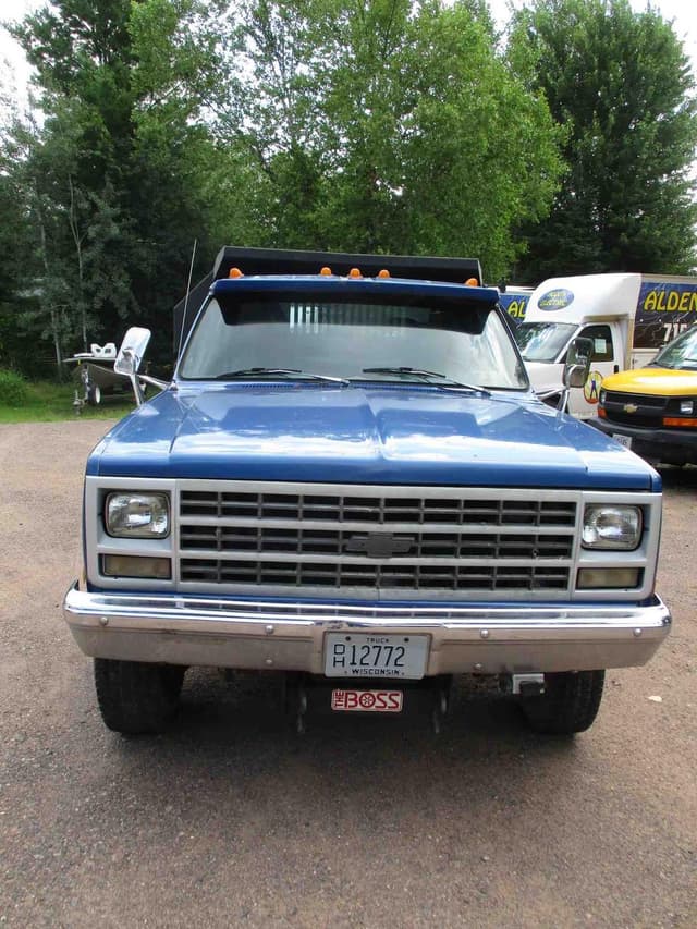 Image of GMC Cheyenne equipment image 2