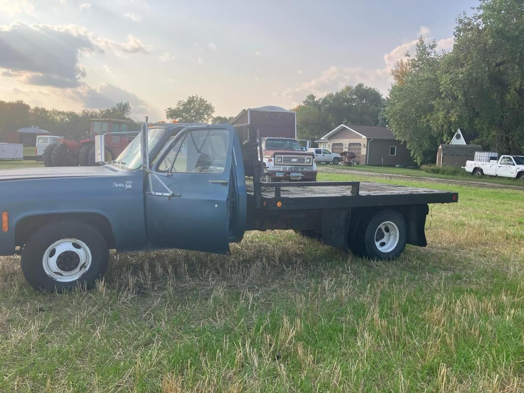 Image of GMC Sierra 35 Primary image