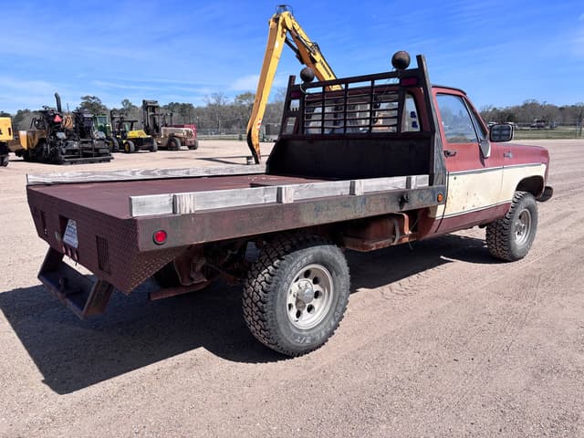 Image of GMC 1500 equipment image 2