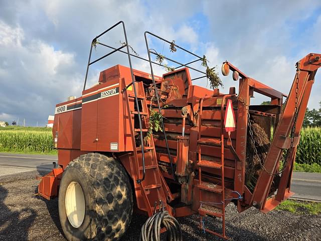 Image of Hesston 4900 equipment image 3