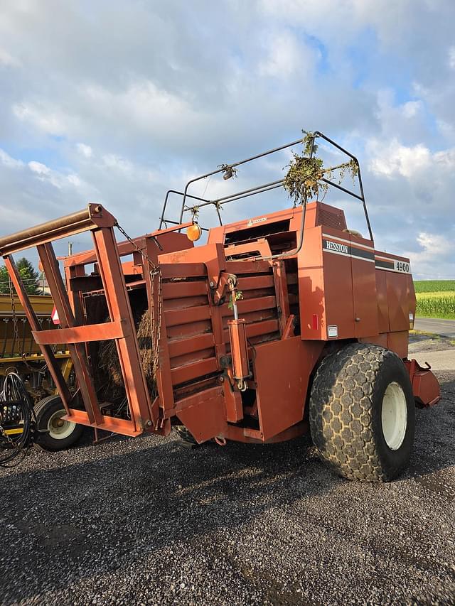 Image of Hesston 4900 equipment image 2
