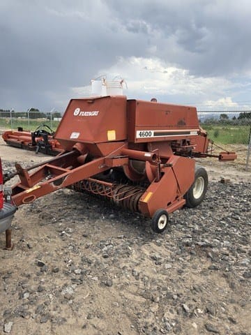 1980 Hesston 4600 Equipment Image0