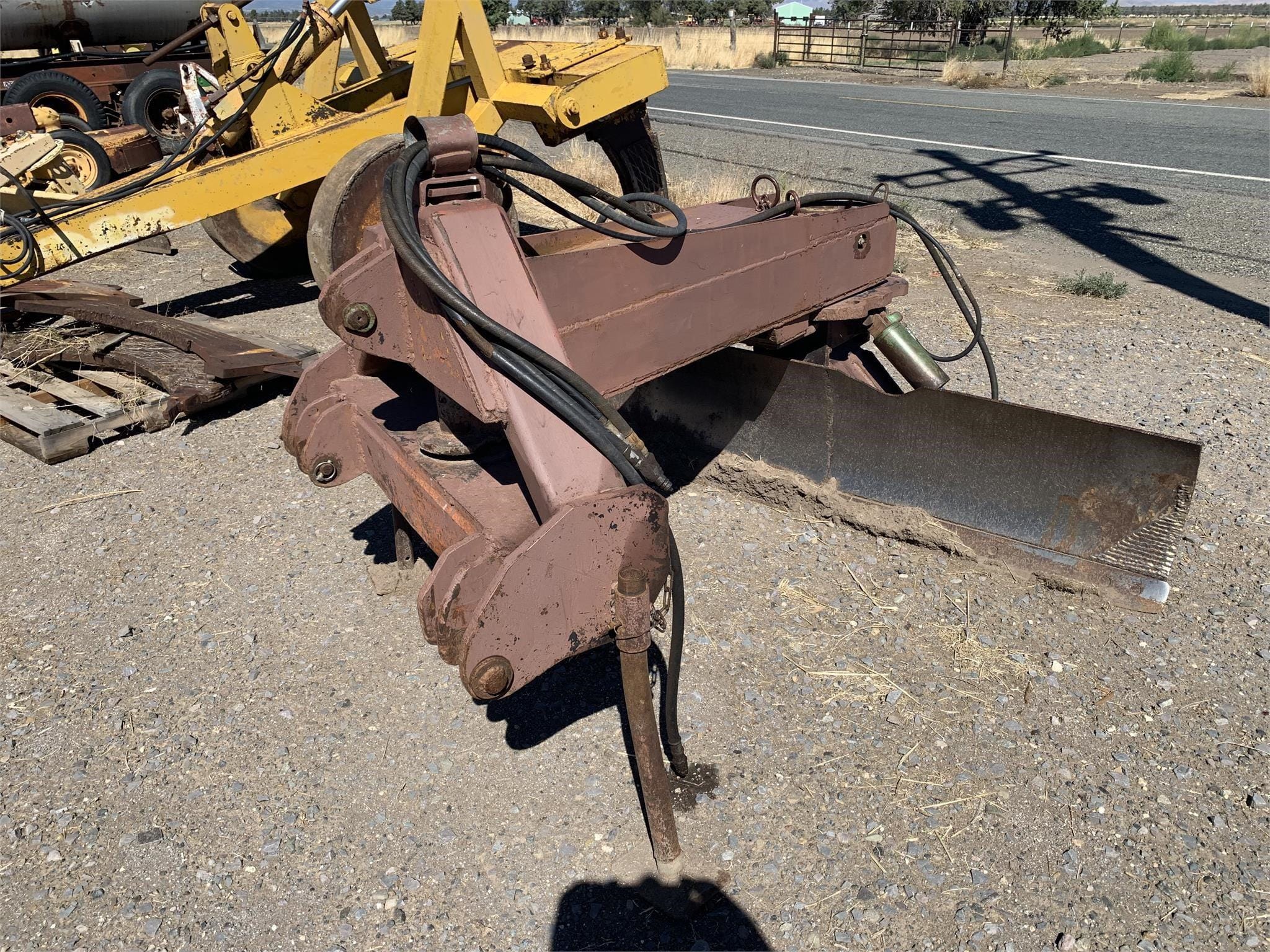 1980 Homemade Rear Blade Equipment Image0