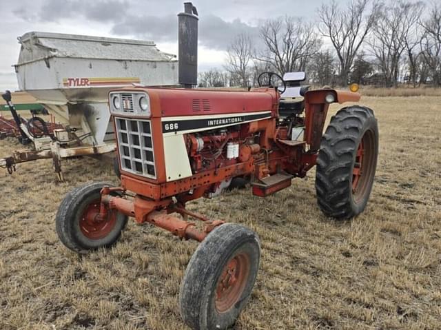 Image of International Harvester 686 equipment image 2