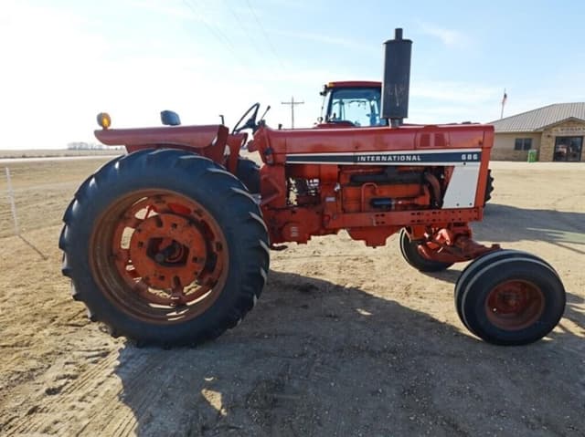 Image of International Harvester 686 equipment image 2