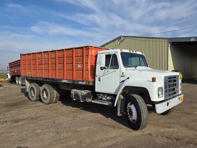 Image of International S1900 equipment image 1