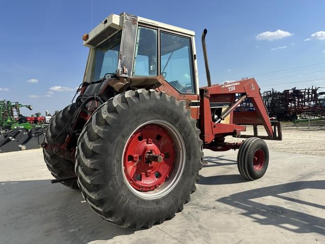Image of International Harvester 1086 equipment image 2