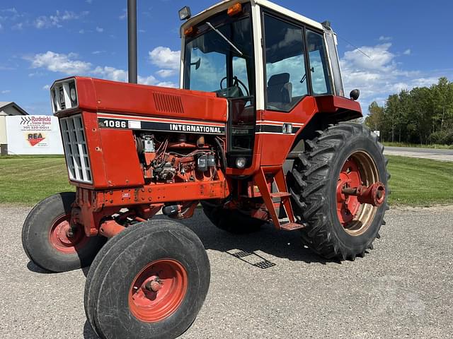 Image of International Harvester 1086 equipment image 2