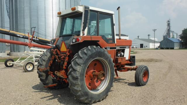 Image of International Harvester 1086 equipment image 2
