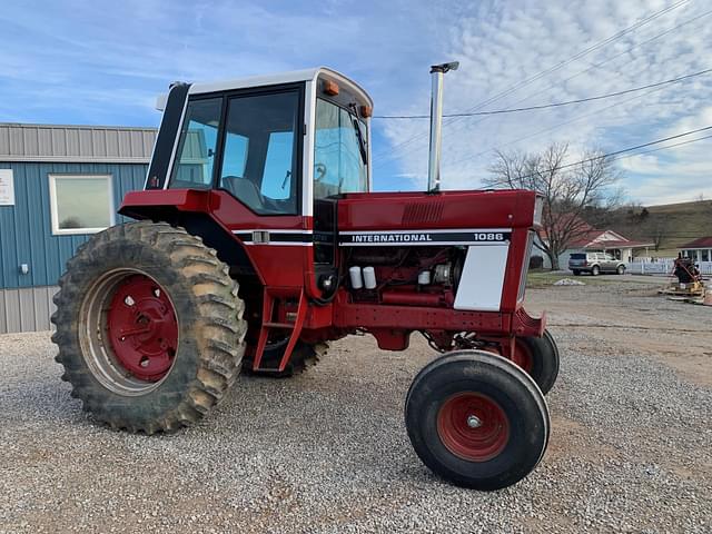 Image of International Harvester 1086 equipment image 1