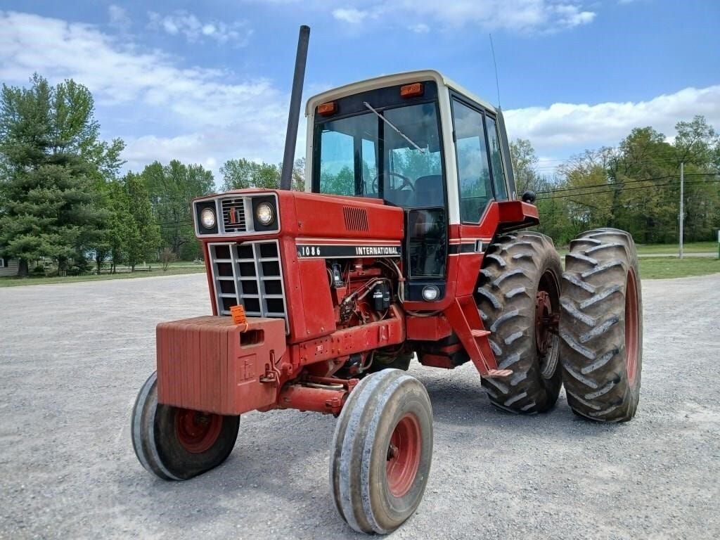 1980 International Harvester 1086 Equipment Image0