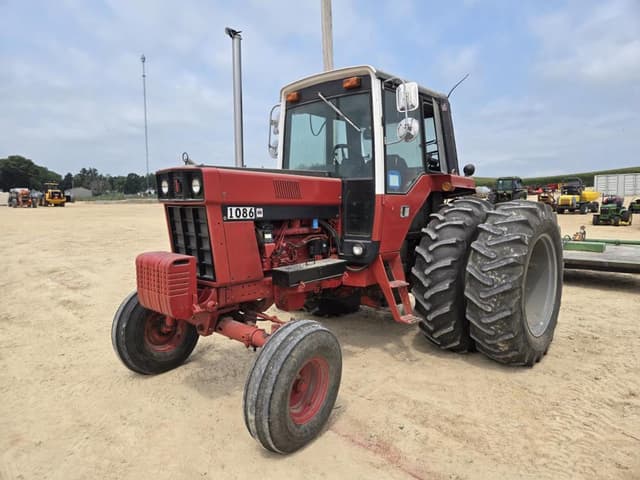 Image of International Harvester 1086 equipment image 2