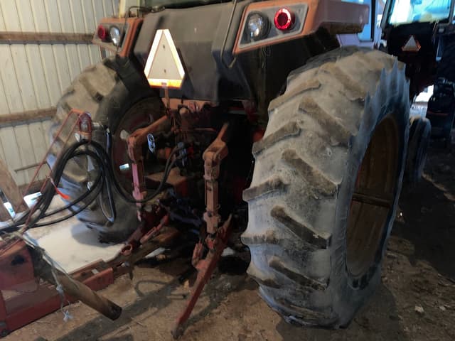 Image of International Harvester 1086 equipment image 3