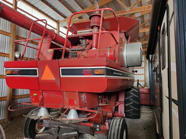 Image of International Harvester 1460 equipment image 4