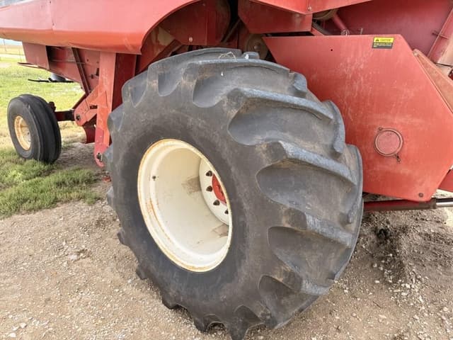 Image of International Harvester 1460 equipment image 3
