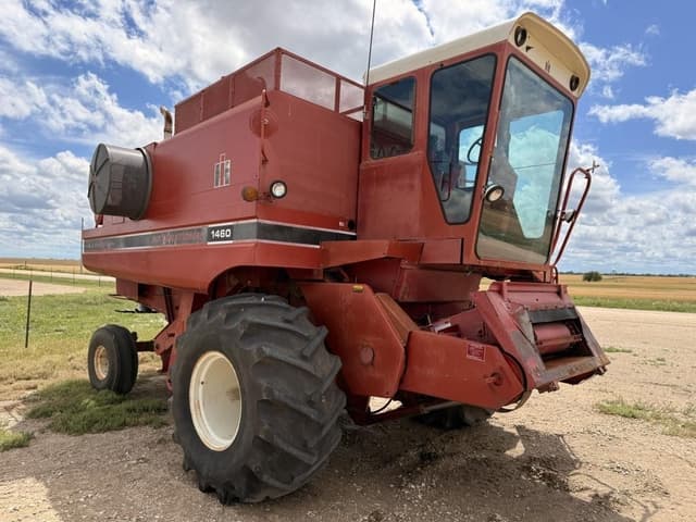 Image of International Harvester 1460 equipment image 2