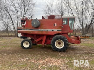 Image of International Harvester 1460 equipment image 4