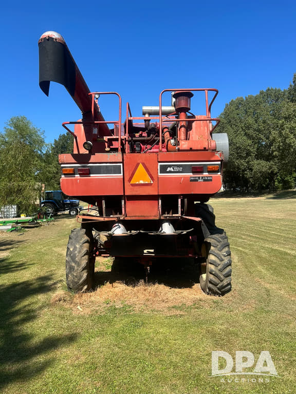 Image of International Harvester 1460 equipment image 2