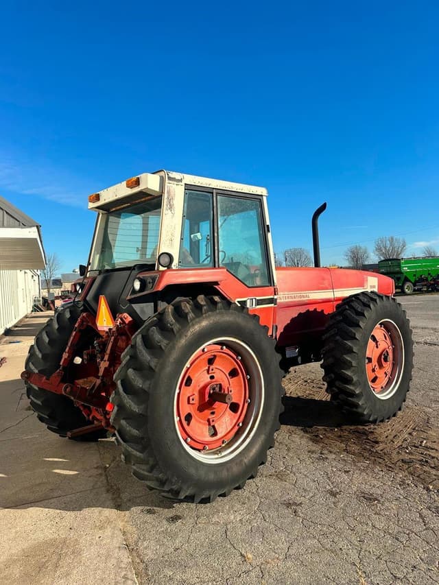 Image of International Harvester 3588 equipment image 2