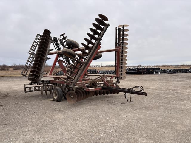 Image of International Harvester 496 equipment image 1