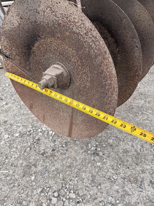 Image of International Harvester 496 equipment image 2