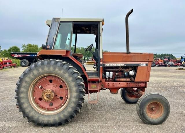 Image of International Harvester 1086 equipment image 3