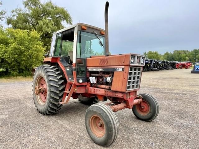 Image of International Harvester 1086 equipment image 1