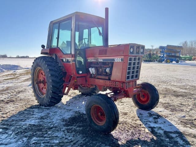 Image of International Harvester 1086 equipment image 1