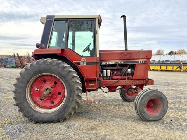 Image of International Harvester 1086 equipment image 3