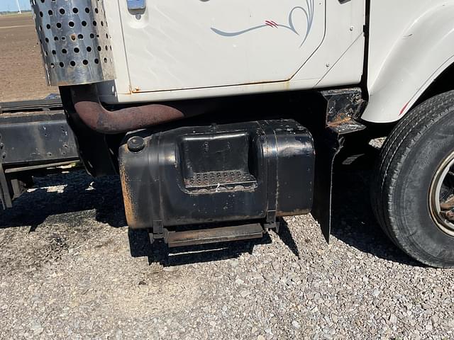 Image of International S2500 equipment image 3