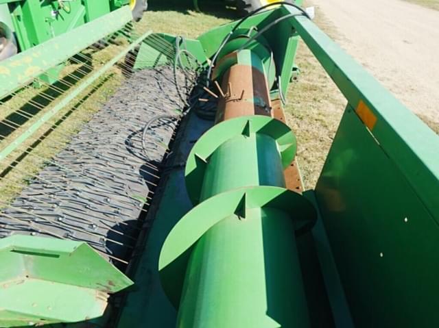 Image of John Deere 212 equipment image 4