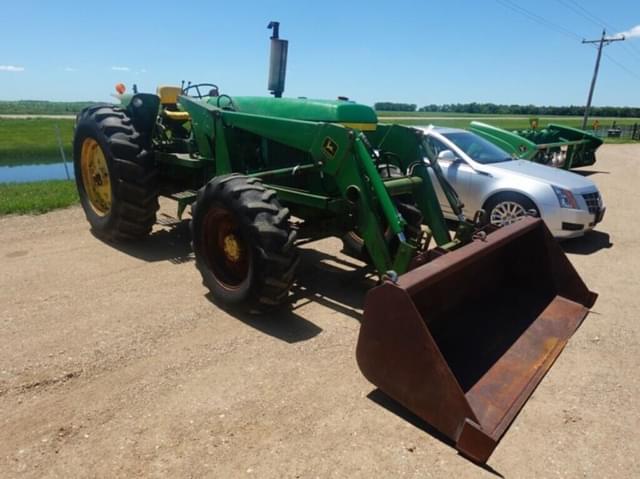 Image of John Deere 2940 equipment image 1