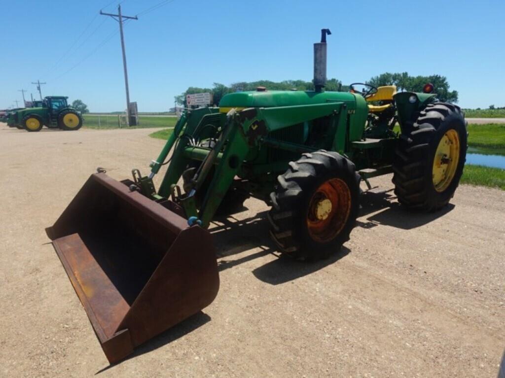 Image of John Deere 2940 Primary image