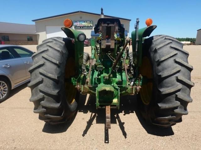 Image of John Deere 2940 equipment image 4