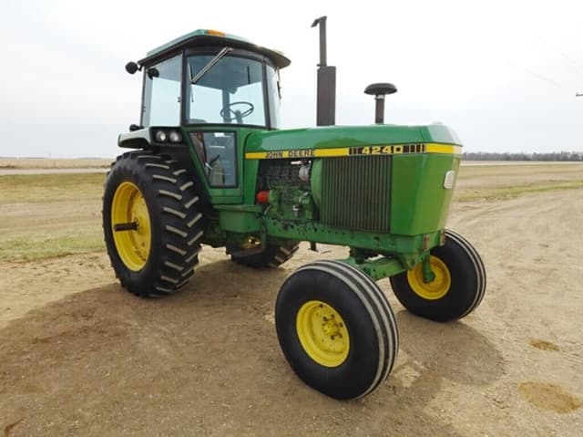 Image of John Deere 4240 equipment image 1