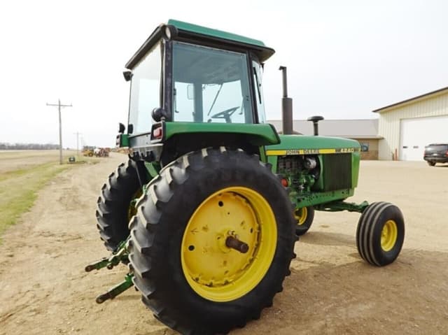 Image of John Deere 4240 equipment image 2