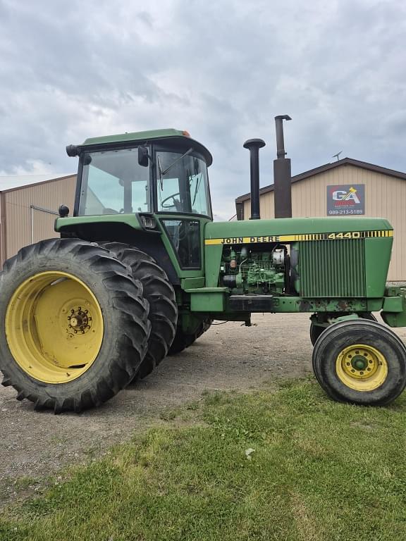 Image of John Deere 4440 equipment image 2