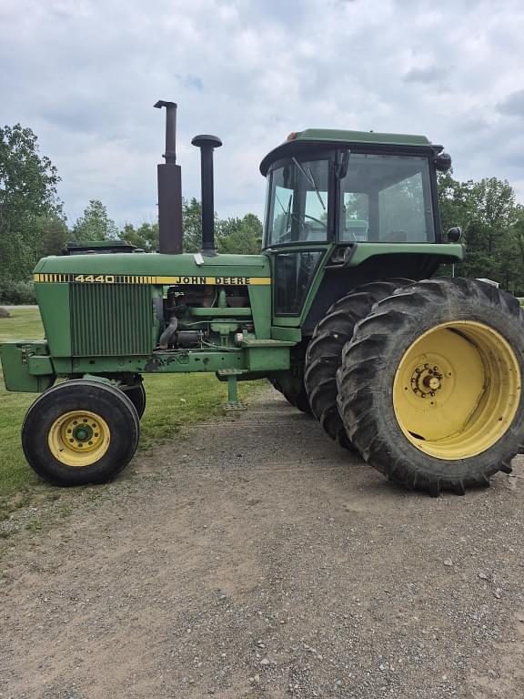 Image of John Deere 4440 Primary image