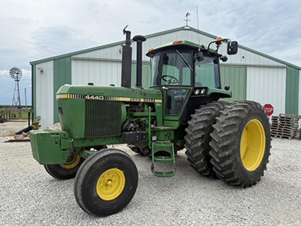 Image of John Deere 4440 Primary image