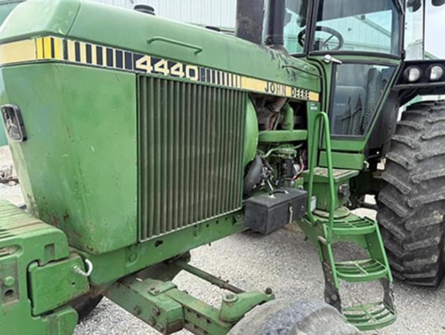 Image of John Deere 4440 equipment image 3