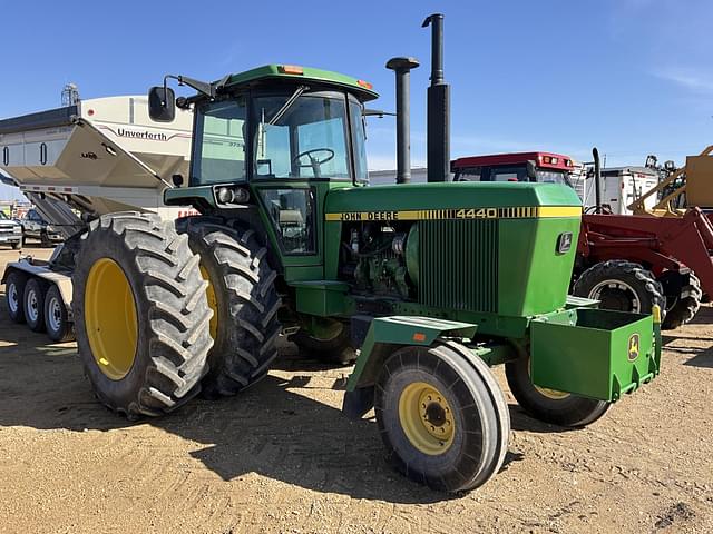 Image of John Deere 4440 equipment image 2