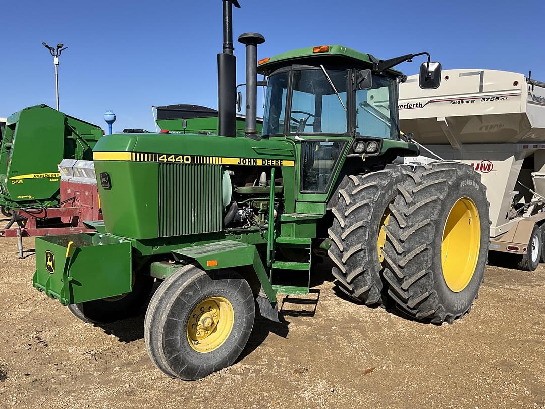 Image of John Deere 4440 Primary image