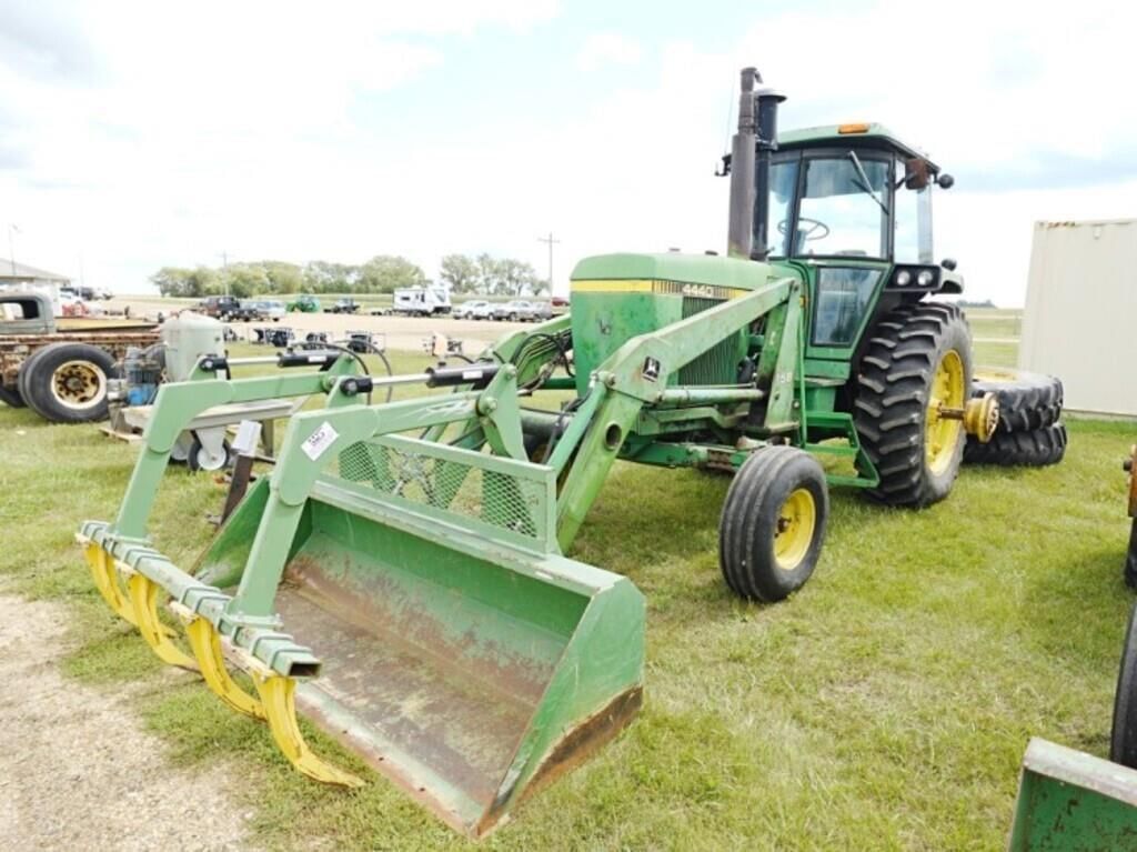 Main image John Deere 4440