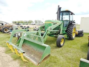 Main image John Deere 4440