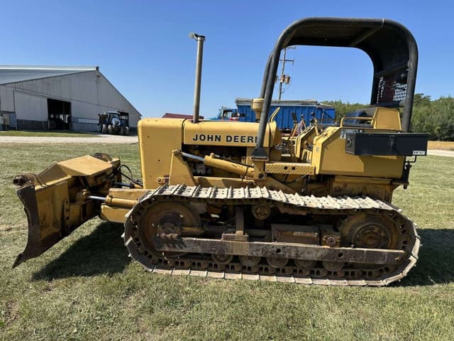Image of John Deere 450C equipment image 1